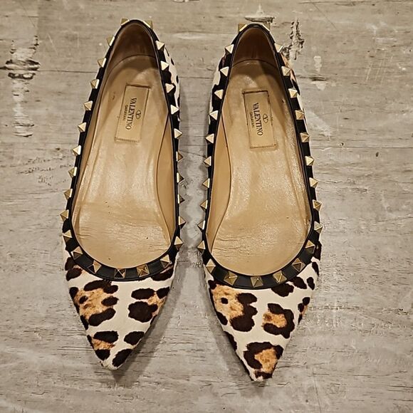 Valentino Garavani Shoes - 💕VALENTINO GARAVANI💕 Calf Hair Leopard Print Rockstud Ballet Flats 38 EU